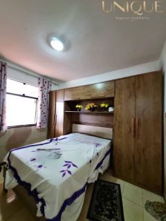 Excelete casa com boa localização.