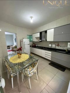 Excelente casa com 5 quartos, sendo dois suítes no Orlando Dantas.