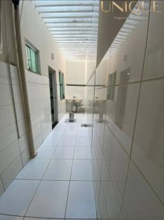 Excelente casa com 5 quartos, sendo dois suítes no Orlando Dantas.