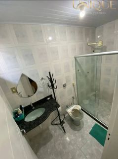 Excelente casa com 5 quartos, sendo dois suítes no Orlando Dantas.