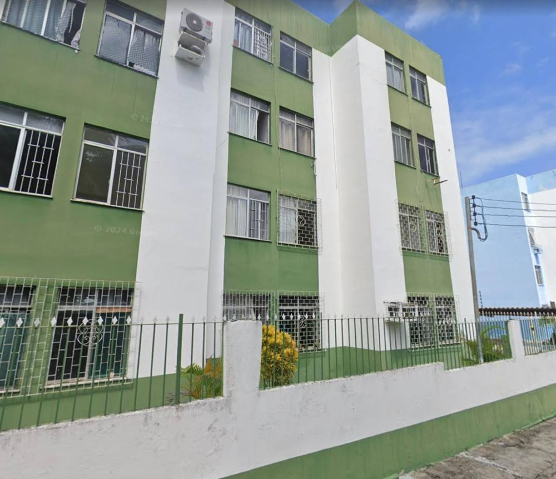 Ap. no bairro Luzia, Edf. Prelúdio.