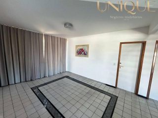 Linda casa no bairro Farolândia em ótima localização.