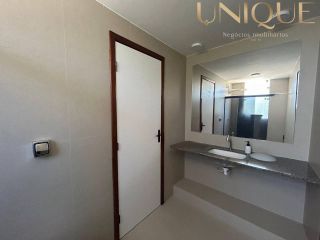 Linda casa no bairro Farolândia em ótima localização.