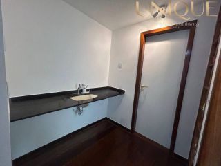 Linda casa no bairro Farolândia em ótima localização.