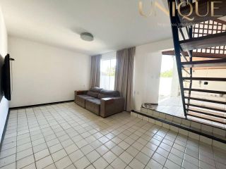 Linda casa no bairro Farolândia em ótima localização.