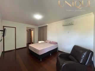 Linda casa no bairro Farolândia em ótima localização.