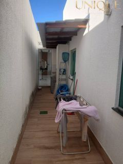 Excelente casa com 3 quartos, sendo 2 suítes e piscina na Aruana.