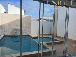 Excelente casa com 3 quartos, sendo 2 suítes e piscina na Aruana.