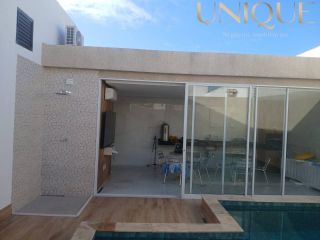 Excelente casa com 3 quartos, sendo 2 suítes e piscina na Aruana.