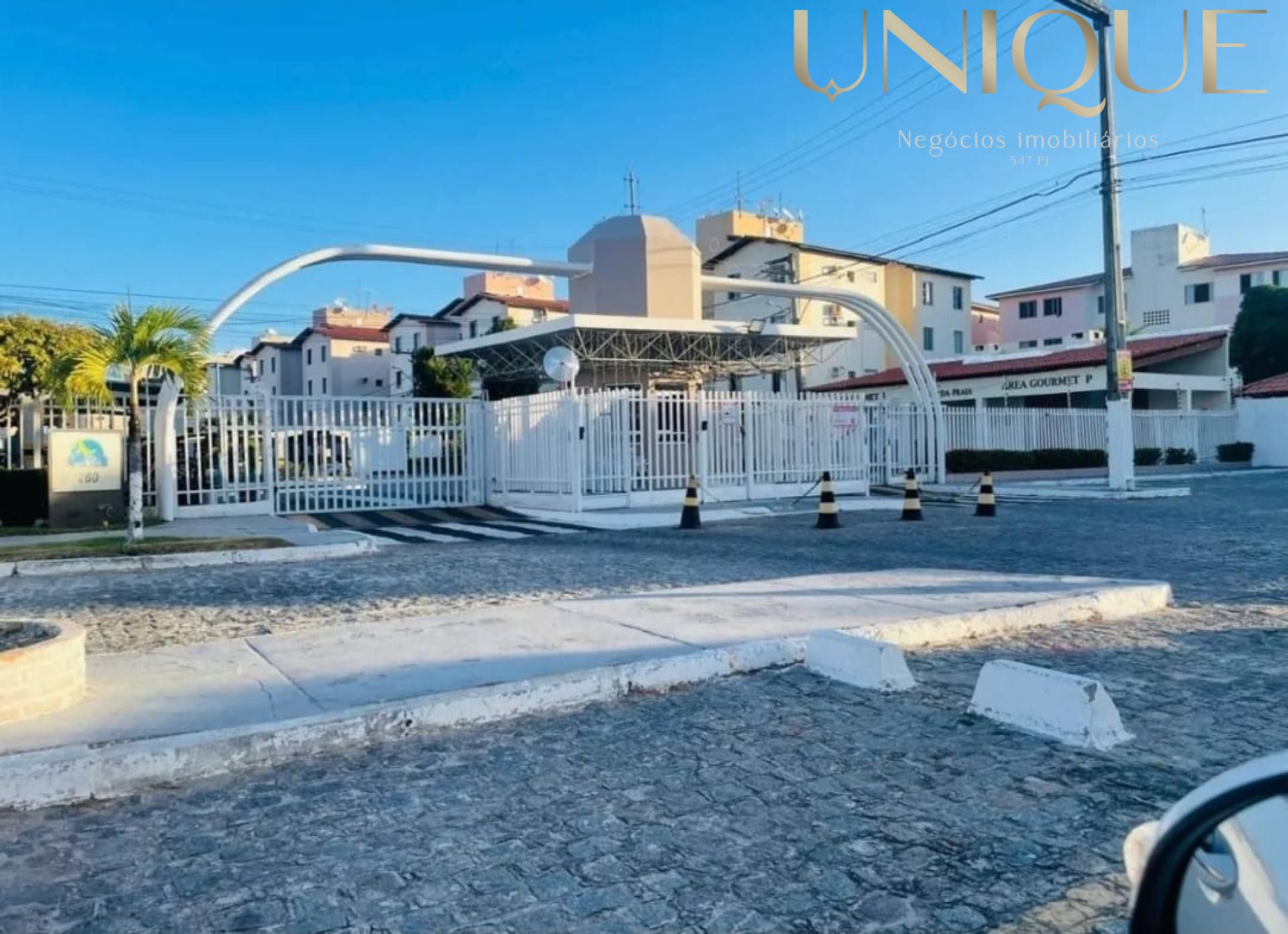 Apartamento com 2 quartos no Condomínio Luar da Praia.