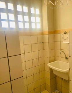 Apartamento com 2 quartos no Condomínio Luar da Praia.