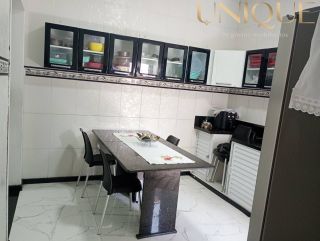 Casa no Bugio com Ponto Comercial anexo