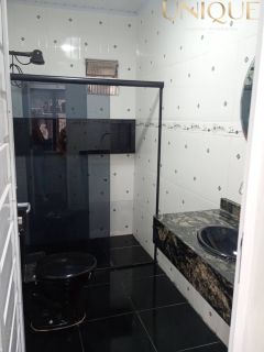 Casa no Bugio com Ponto Comercial anexo