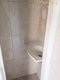 Casa no Bugio com Ponto Comercial anexo