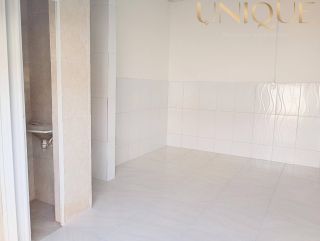 Casa no Bugio com Ponto Comercial anexo