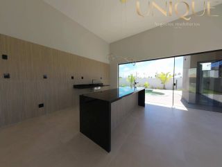 Excelente casa com 3 quartos c/ quatro vagas de garagens no Condomínio Praias do Sul I.