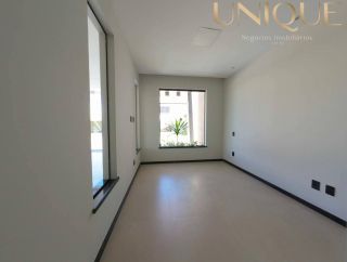 Excelente casa com 3 quartos c/ quatro vagas de garagens no Condomínio Praias do Sul I.