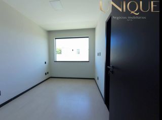 Excelente casa com 3 quartos c/ quatro vagas de garagens no Condomínio Praias do Sul I.