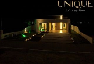 Excelente casa com 3 quartos c/ quatro vagas de garagens no Condomínio Praias do Sul I.