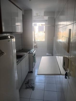 Apartamento com 3 quartos, sendo um suíte no Residencial Mar de Aruana II.