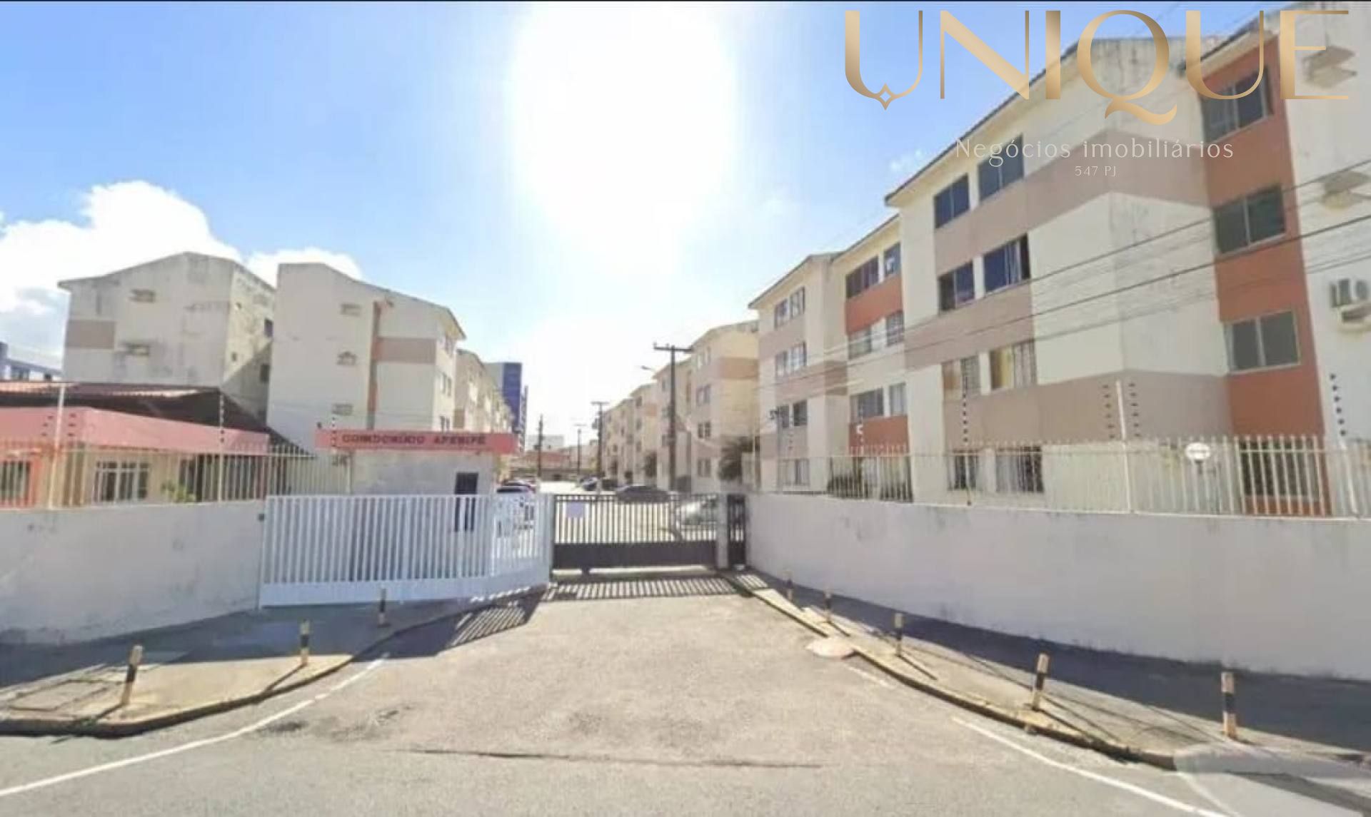 Apartamento com 3 quartos, sendo um suíte no Condomínio Aperipê.