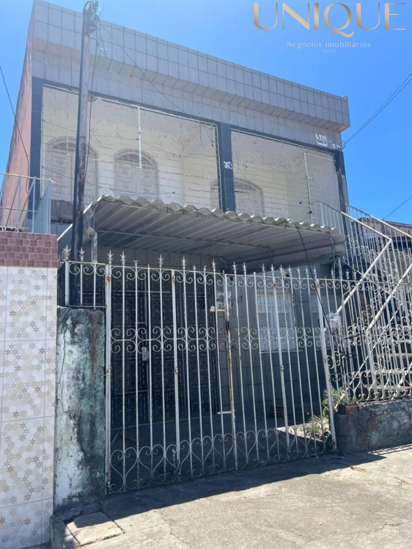 Casa Para Vender no bairro Sequeira Campos com 5 quartos 2 suítes.