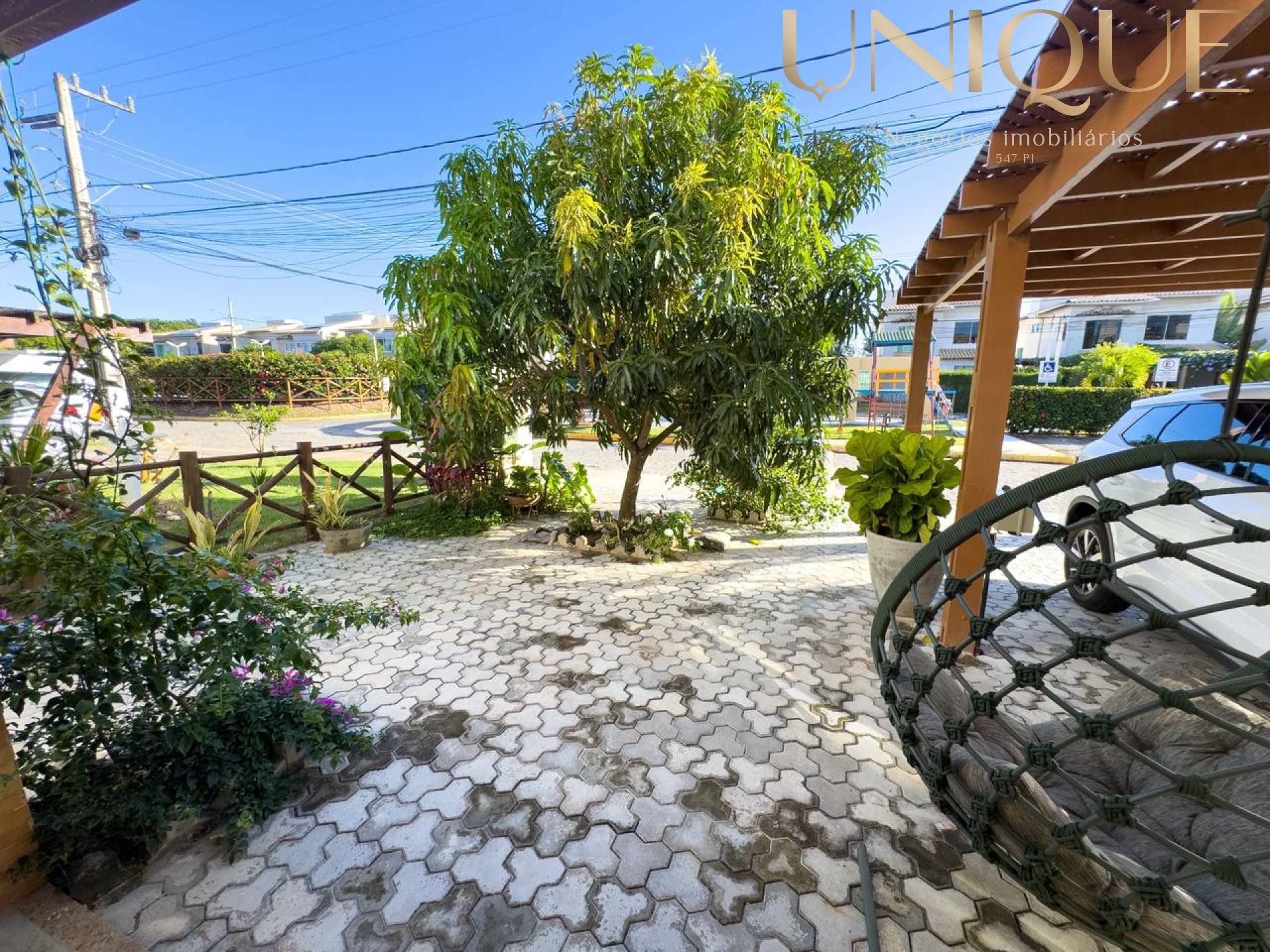 Casa no Condomínio Dermerval Matos, um dos endereços mais valorizados da Atalaia.