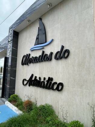 Andar alto 2/4 no Moradas do Adriático Todo reformado - Luzia