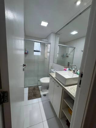 Andar alto 2/4 no Moradas do Adriático Todo reformado - Luzia