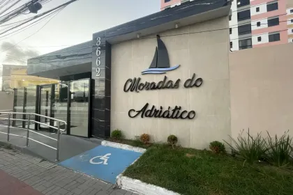 Andar alto 2/4 no Moradas do Adriático Todo reformado - Luzia