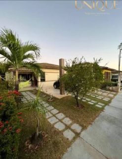 Excelente casa com 3 quartos, sendo um suíte no Condomínio Alamedas do Sol.