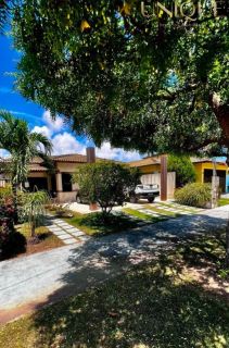 Excelente casa com 3 quartos, sendo um suíte no Condomínio Alamedas do Sol.