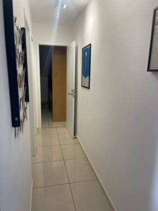 Apartamento com 2 quartos, sendo um suíte no Aruana Praia Residence.