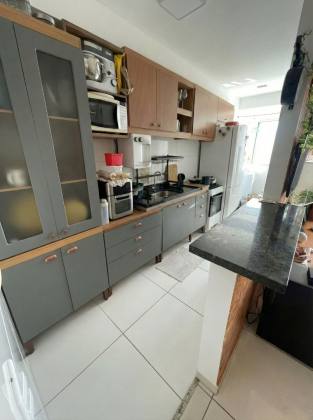 Apartamento com 2 quartos, sendo um suíte no Aruana Praia Residence.