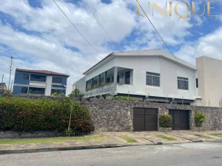 ? OPORTUNIDADE ÚNICA – IMÓVEL DE GRANDE PORTE COM POTENCIAL RESIDENCIAL E COMERCIAL