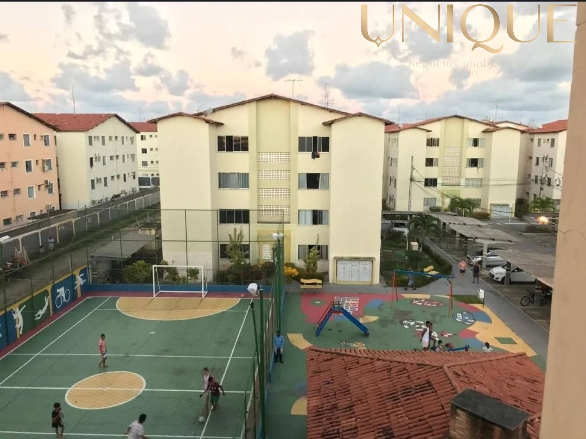 ? APARTAMENTO CONFORTÁVEL EM EXCELENTE LOCALIZAÇÃO