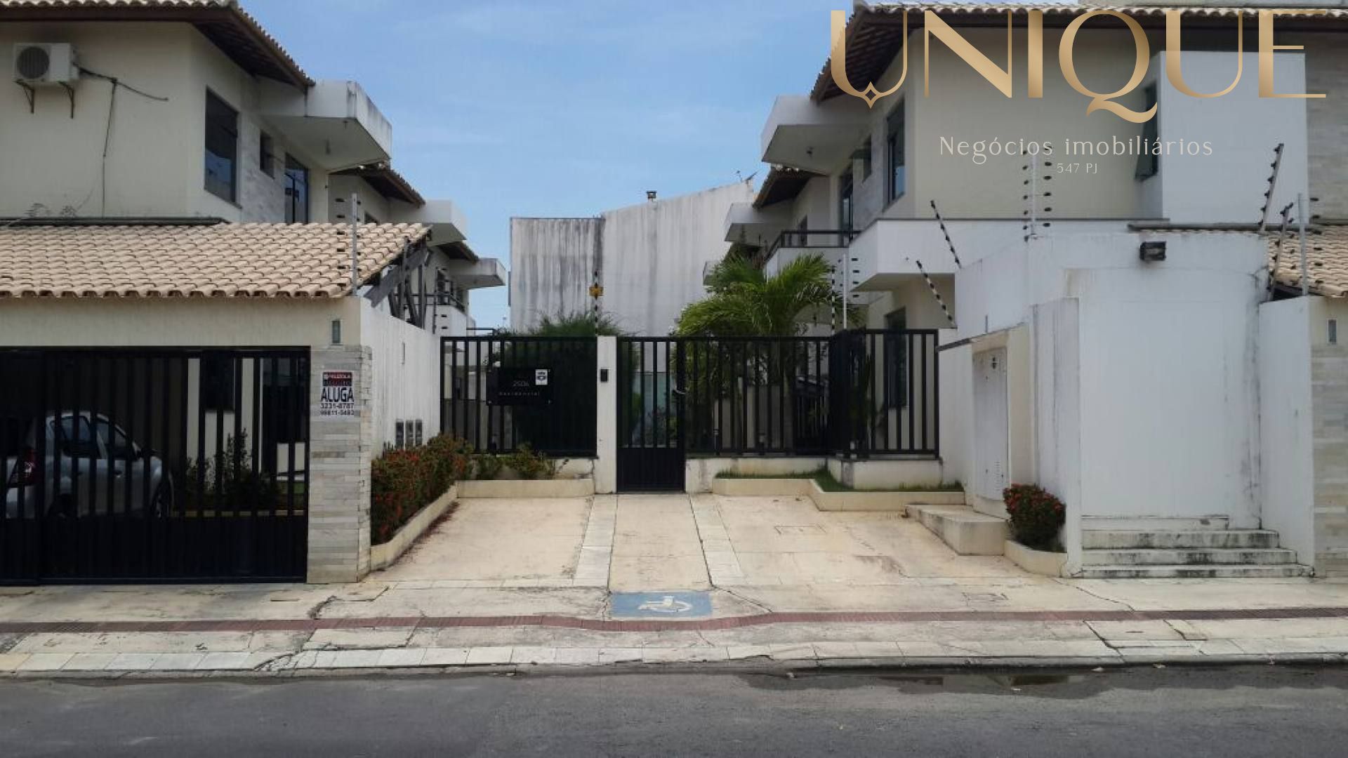 ? OPORTUNIDADE IMPERDÍVEL NA COROA DO MEIO – CASA EM CONDOMÍNIO FECHADO! ?