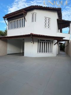 Linda casa no bairro Farolândia