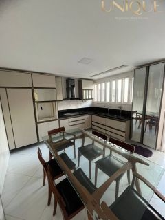 Linda casa no bairro Farolândia