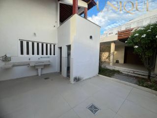 Linda casa no bairro Farolândia