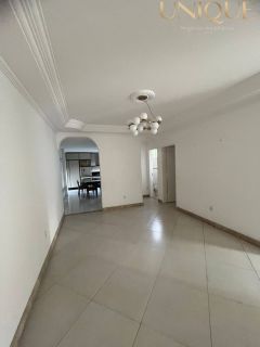 Linda casa no bairro Farolândia