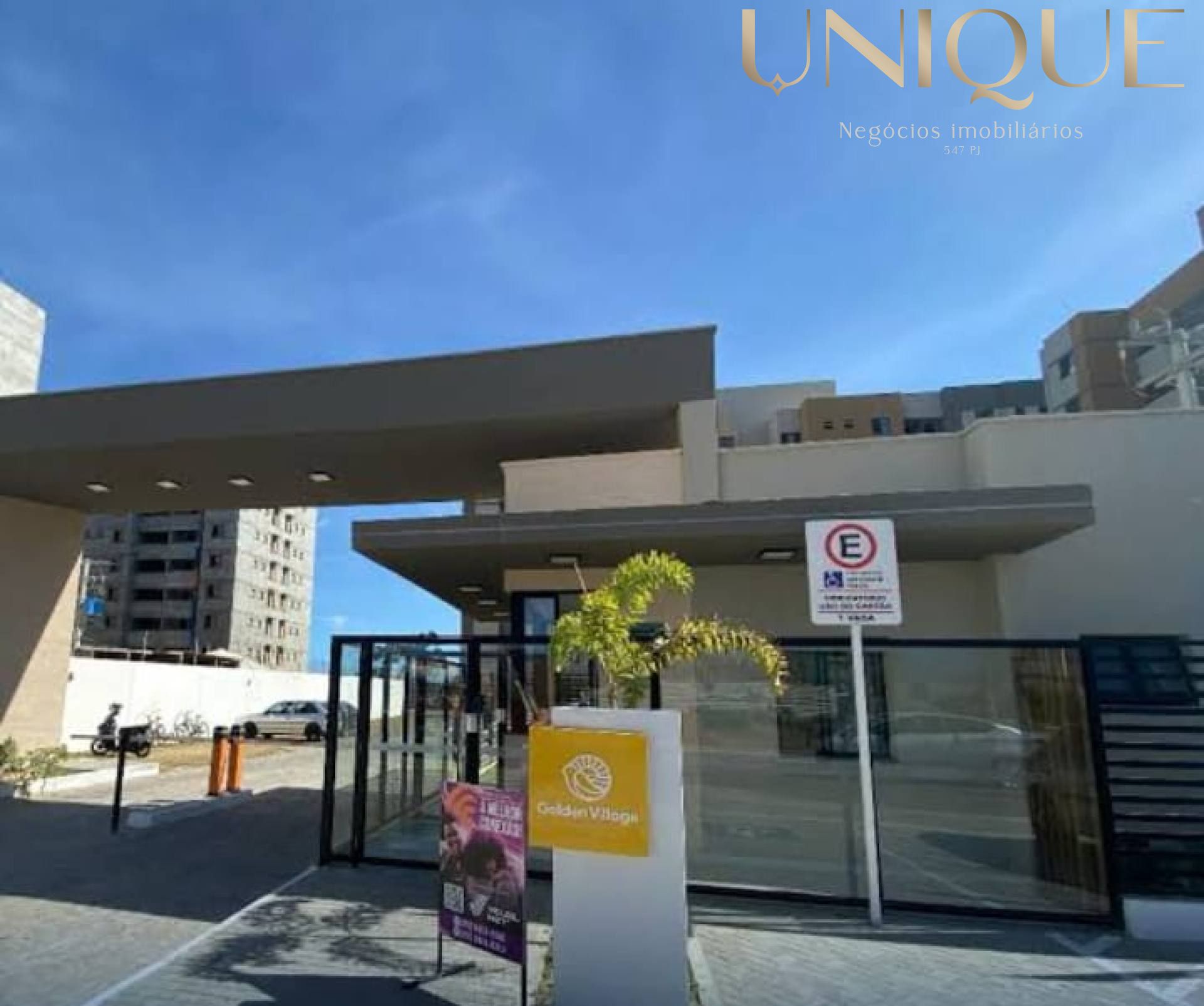 Apartamento com 2 quartos, sendo um suíte e duas vagas de garagens no Golden Village, Barra dos Coqueiros.