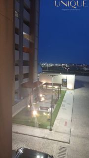 Apartamento com 2 quartos, sendo um suíte e duas vagas de garagens no Golden Village, Barra dos Coqueiros.