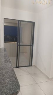 Apartamento com 2 quartos, sendo um suíte e duas vagas de garagens no Golden Village, Barra dos Coqueiros.