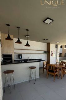 Apartamento com 2 quartos, sendo um suíte e duas vagas de garagens no Golden Village, Barra dos Coqueiros.