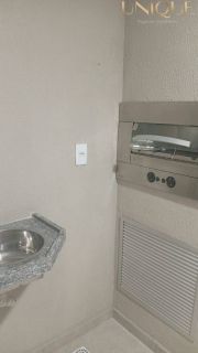 Apartamento com 2 quartos, sendo um suíte e duas vagas de garagens no Golden Village, Barra dos Coqueiros.