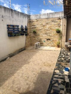 Vendo Excelente Casa de 3/4 com suíte na Aruana
