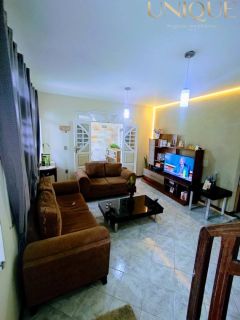 Casa com 4 quartos a venda no Medici II