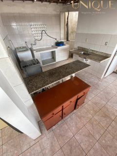 Casa com 3 pontos comerciais na Rua Alagoas