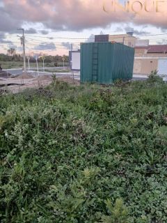 Terreno com 180 metros em área residencial no bairro Aruana, excelente oportunidade.